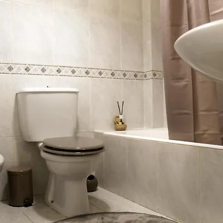 Apartamento Invicta Flats - *